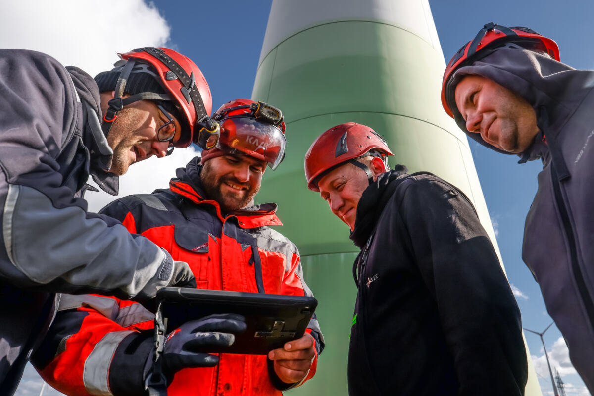 NBB Team vor Enercon WEA